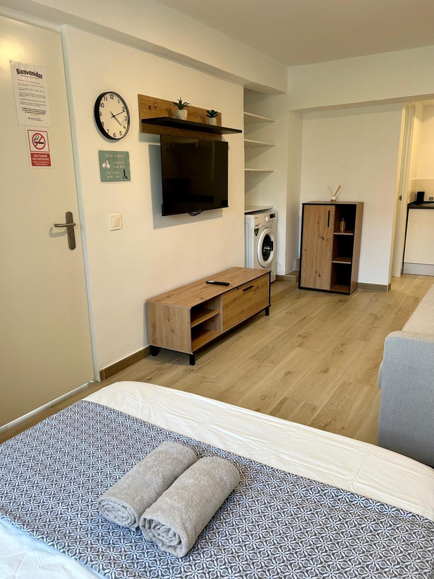 Apartamentos Ribadeo Madrid Extérieur photo