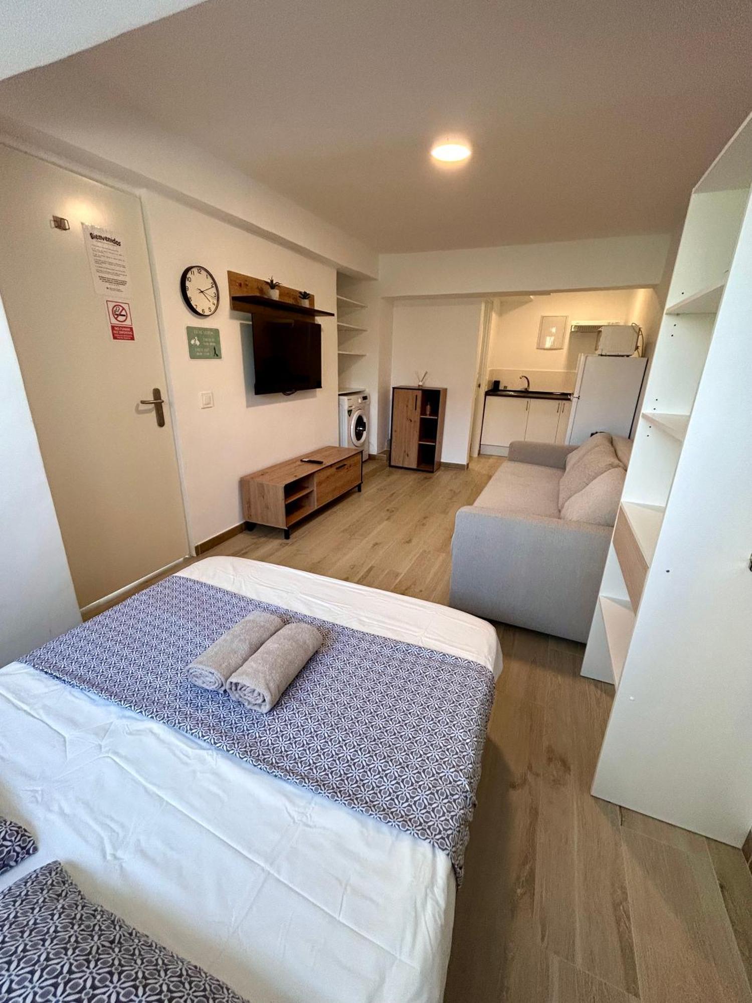 Apartamentos Ribadeo Madrid Extérieur photo